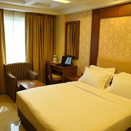 Hotel The Vijay Park - Airport Chennai Esterno foto